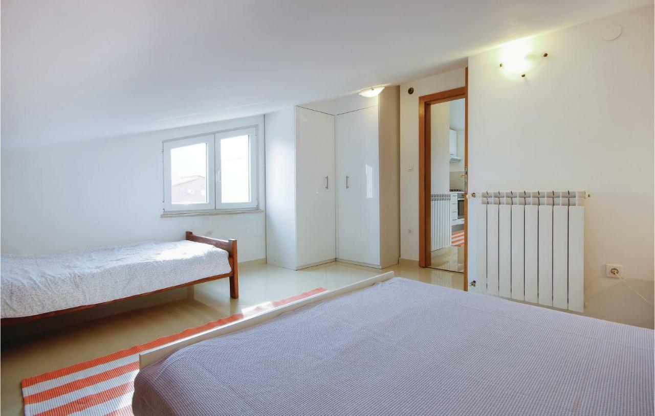 Cozy Apartment In Medulin With Kitchen Eksteriør bilde